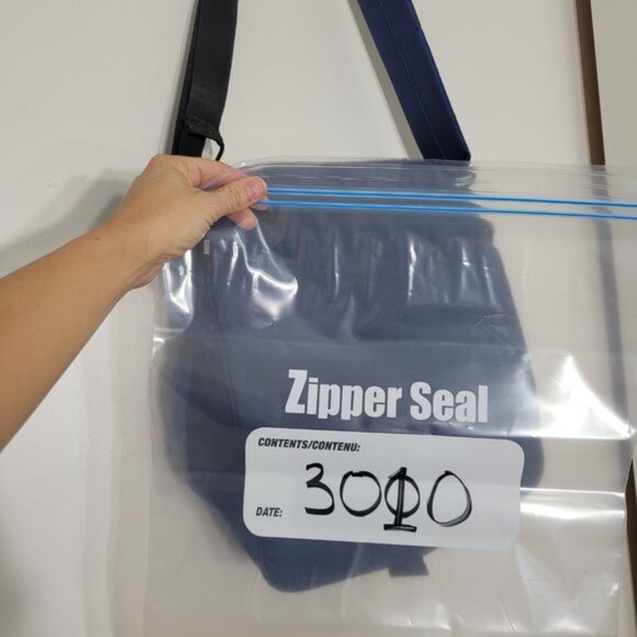 Roots Crossbody Travel Bag Laptop Pocket Water Bottle Holder Adjustable Strap - Picture 16 of 16